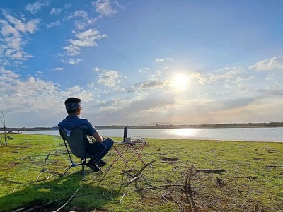  lô đất view hồ 137m    giá chỉ 590 triệu   sổ sẵn, sang tên ngay 1