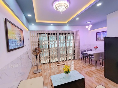 Bán nhà mới 2 tầng  hẻm nguyễn thái học sát chợ đầm thông đường 2/4   . gồm 2 phòng ngủ máy lạnh , 1