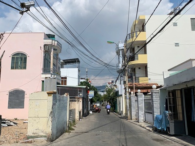Bán đất lô góc 2 mt đẹp hồ xuân hương phước hoà nha trang  dt 114m2 giá 5 ty 580 lh  e hai 2