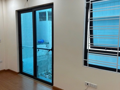 Bán nhà 5 tầng mới kính coong     bát khối - ô tô đỗ cổng -5.6 tỷ 2