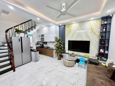 Bán nhà lạc long quân, tây hồ, 35m x 5 tầng x mt5m   full nội thất tiền tỷ   giá 8.65 tỷ 0