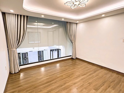 Hoa hậu ̂́ ̣  mặt tiền hơn 5m - kết cấu 3,5 tầng - ôto đỗ ngày đêm cách nhà 3