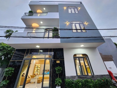 Giữa lòng Tân An   nơi phồn hoa đang vươn mình phát triển từng ngày, có một ngôi nhà không chỉ để ở 0