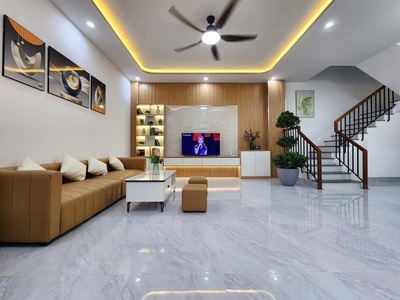 Giữa lòng Tân An   nơi phồn hoa đang vươn mình phát triển từng ngày, có một ngôi nhà không chỉ để ở 3