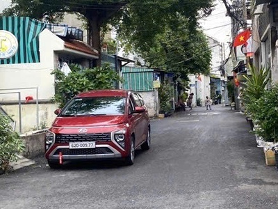 Nhà đẹp 3 tầng kiêng cố, ở ngay, gẩn global city, quận 9, dttsd 153m2, chỉ 5.85ty 2