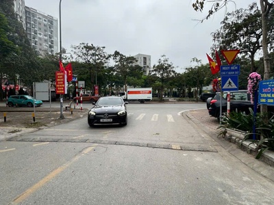 Đất giang biên -long biên - vị trí đẹp   ô tô tránh   gần hồ   cạnh vinhomes 0