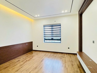 Bán nhà 4 tầng có thang máy KDC Ngọc Châu, Đồng Triều, TP HD, 81m2, mt 4.5m, 5 ngủ 7