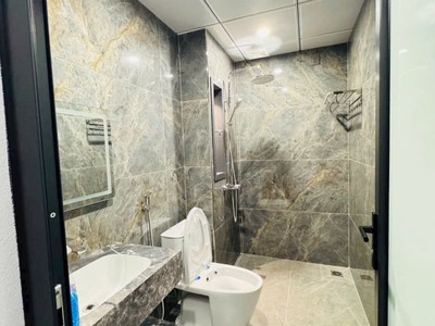 Bán nhà 4 tầng có thang máy KDC Ngọc Châu, Đồng Triều, TP HD, 81m2, mt 4.5m, 5 ngủ 8
