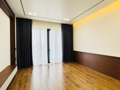 Bán nhà 4 tầng có thang máy KDC Ngọc Châu, Đồng Triều, TP HD, 81m2, mt 4.5m, 5 ngủ 9