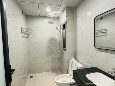 Bán nhà 4 tầng có thang máy KDC Ngọc Châu, Đồng Triều, TP HD, 81m2, mt 4.5m, 5 ngủ 10