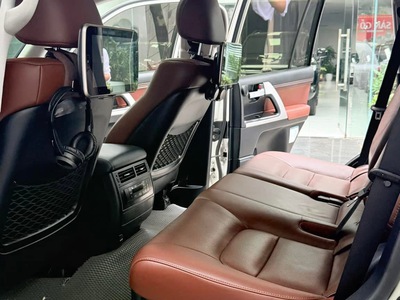 Bán Toyota Land Cruiser 4.6 VXR Trung Đông 2018 4