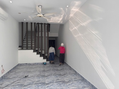 Hiếm có. Nhà 3 tầng độc lập đường Đà Nẵng, Ngõ 8m, View đẹp 0