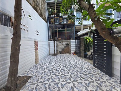 Bán nhà sổ riêng hẻm xe hơi tại TT Nhà Bè - Diện tích: 4,3m x 20m- Giá: 5TỶ580. 1
