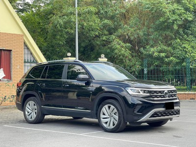 Bán xe Volkswagen Teramont 2.0 AT 2023 màu đen. 2