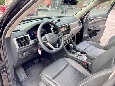 Bán xe Volkswagen Teramont 2.0 AT 2023 màu đen. 8