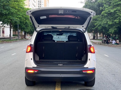 Bán xe Hyundai Custin Cao Cấp 2.0T 2024, màu trắng. 5