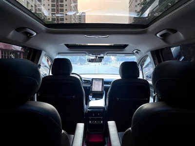 Bán xe Hyundai Custin Cao Cấp 2.0T 2024, màu trắng. 8