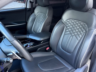 Bán xe Hyundai Custin Cao Cấp 2.0T 2024, màu trắng. 10