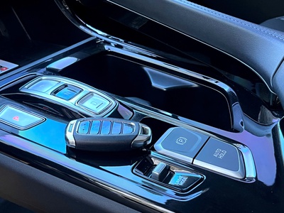 Bán xe Hyundai Custin Cao Cấp 2.0T 2024, màu trắng. 16
