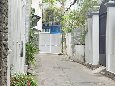 Quận 3 - Lê Văn Sỹ  ngay chợ Nguyễn Văn Trỗi  - ngang 4.7 sâu 10   vị trí đỉnh, nhà đẹp. 1