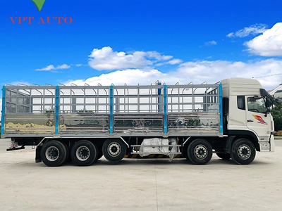 Xe tải Dongfeng 5 chân: Động cơ Cummins tiết kiệm nhiên liệu 1