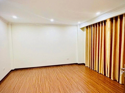 Nhà mới nhỉnh 6đ, tiện ích bạt ngàn, Ô tô đỗ cửa, gần Aeon mall LB 2