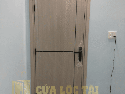 Cửa nhựa composite phôi đen cho cửa phòng ngủ 5