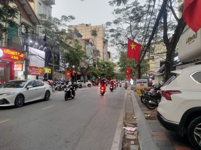 Bán nhà mặt đường hai bà trưng   tặng nhà 135m    vị trí đẹp   vỉa hè rộng   kinh doanh cực tốt 1
