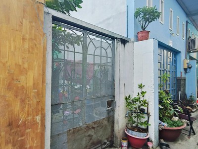 Siêu hot  cần bán rất gấp mặt tiền hẻm ngay kdc gia hòa dt180m2 12 x 15m  3pn chỉ 6 tỷ 2