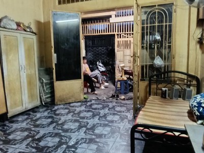 Cần tiền bán gấp nhà hoài thanh  p14, q8  dt: 83m2  4.3x 2om  2t, 5pn chỉ 7 tỷ đường trước nhà rộng 2