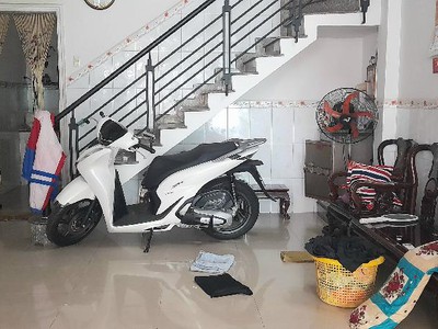 Cần tiền bán gấp nhà đường bình đông  p14, q8  dt: 71.1m2  5.9 x 13m  2t, 2pn chỉ 5 tỷ 2