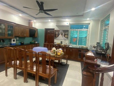 Cho thuê biệt thự tây hà, tố hữu, 200m2, 4 tầng, thang máy làm văn phòng, nhà ở 1
