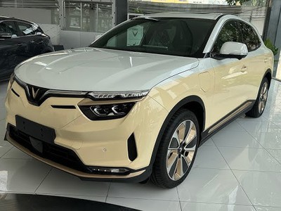 Vinfast VF8 xe tốt nhất cùng phân khúc 3