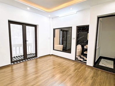 Bán nhà đẹp gần phố lạch tray   mặt tiền rộng hơn 5m   3.5 tầng   ô tô gần cửa   full nội thất 4