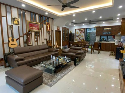 Bán nhà mặt phố q cầu giấy, 2 mặt thoáng, 50m chỉ 23 tỷ 2