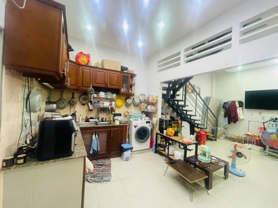 Nhà bán ngay hẻm quang trung, 7mx8m, 2 tầng, sổ riêng, giá chỉ 3 tỷ nhỉnh. 0