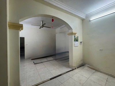 Cho thuê nhà ngõ 1 bùi xương trạch 65m2 x 3 tầng, 3 ngủ, 13.5 triệu vp cty, gđ, nhóm 6 người 3