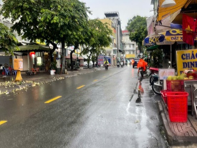 Bán nhà nát tiện xây mới, ngang 5,4m lê hồng phong q5 giá 7,99 tỷ còn tl 1
