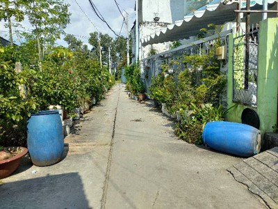 Bán nhà võ văn kiệt gần khu chung cư cao cấp akari- 130.5m- 3,9 tỷ,-sổ nở hậu. 0