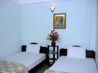 Bán khách sạn mặt tiền đường yersin, p. vạn thắng, tp. nha trang 111.1m   ngang 4.94m  giá bán: 220 1