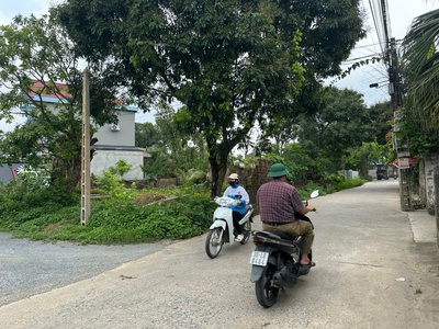 Cc cần bán dt 89,8m full thổ cư mặt đường kd bất chấp đường 2 ô tô tránh 2