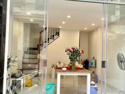 Nhà đẹp ở ngay hxh trung tâm quận 10   2pn, hẻm ô tô,nhinh 5 tỷ   sổ hồng riêng 1