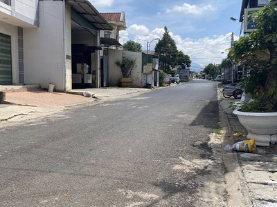 Bán đất mặt tiền chính Phạm Hùng, ngay trung tâm liên nghĩa, đức trọng 0