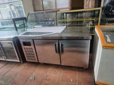 Tủ bàn mát inox 2 cửa hiệu berjaya sản xuất malaysia 1m5 0