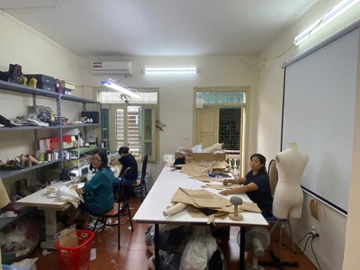 Cho thuê nhà 4 tầng tại ngõ 84 Ngọc Khánh, Ba Đình. Nhà rộng, ngõ nông ô tô đỗ cửa. Chỉ 12tr 1