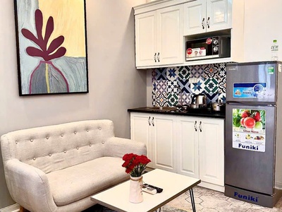 CHung cư Sky Center, 102 Phổ Quang, TB: Officetel, 48m2, 1pn, 11tr/th 1