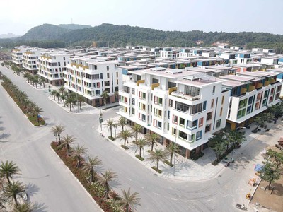 Chủ cần vốn nên bán gấp liền kề meyhomes capital, dt 117m2, sổ đỏ sẳn, giá tốt nhất dự án lh 0