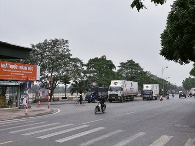 Mặt phố thạch bàn 24 tỷ 82m vỉa hè kinh doanh,long biên hà nội 3
