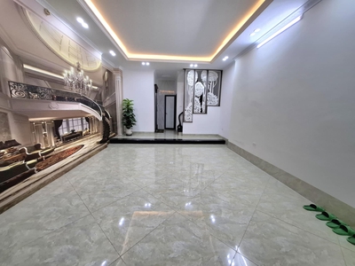 Siêu phẩm vương thừa vũ, dòng tiền khủng, 7 tầng thang máy, ô tô đỗ cửa 2