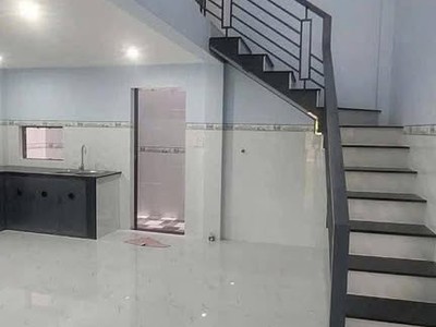 Nhà 2pn, xe hơi tới nhà, mới làm 100, sạch đẹp, gần chợ cầu đồng, tl13 2